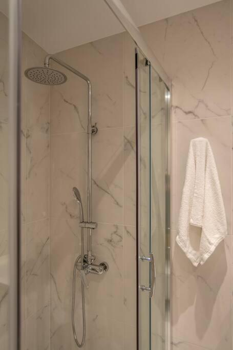 A11 Pristine & Comfy Near Plaka & Parthenon Apartment