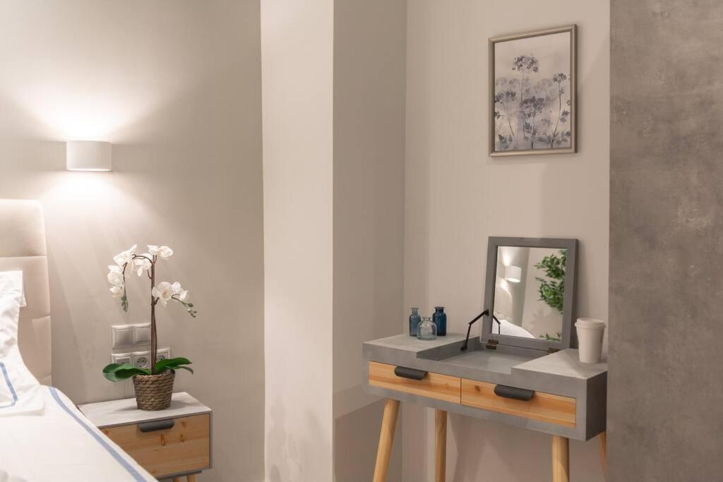 Apartment A11 Pristine & Comfy Near Plaka & Parthenon